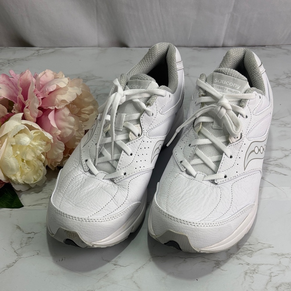 Saucony Men’s Classic Integrity Walker White Leather Sneakers | Size 11 | New Wi